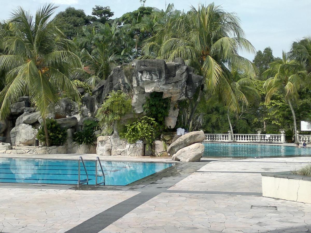 Pulai Spring Resort Kampung Kangkar Pulai Buitenkant foto