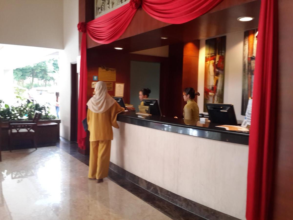 Pulai Spring Resort Kampung Kangkar Pulai Buitenkant foto